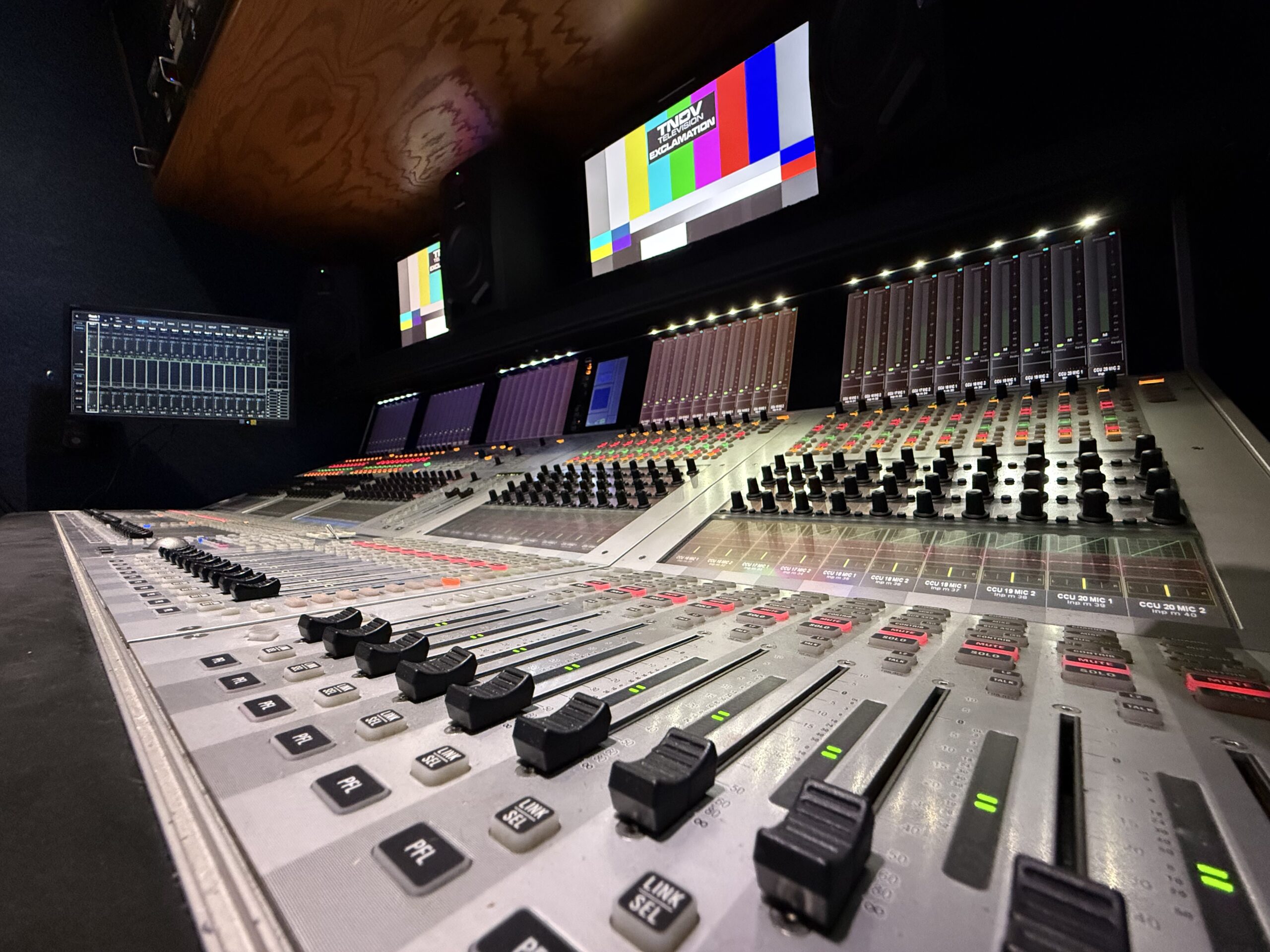 TNDV-Exclamation production truck